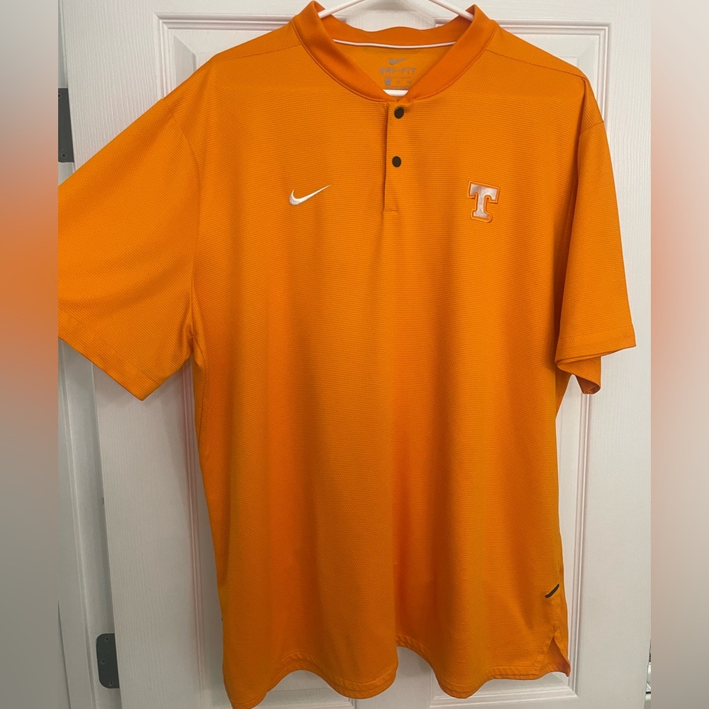 *LIKE NEW* Tennessee Volunteers Nike dri-fit collarless golf shirt XXL